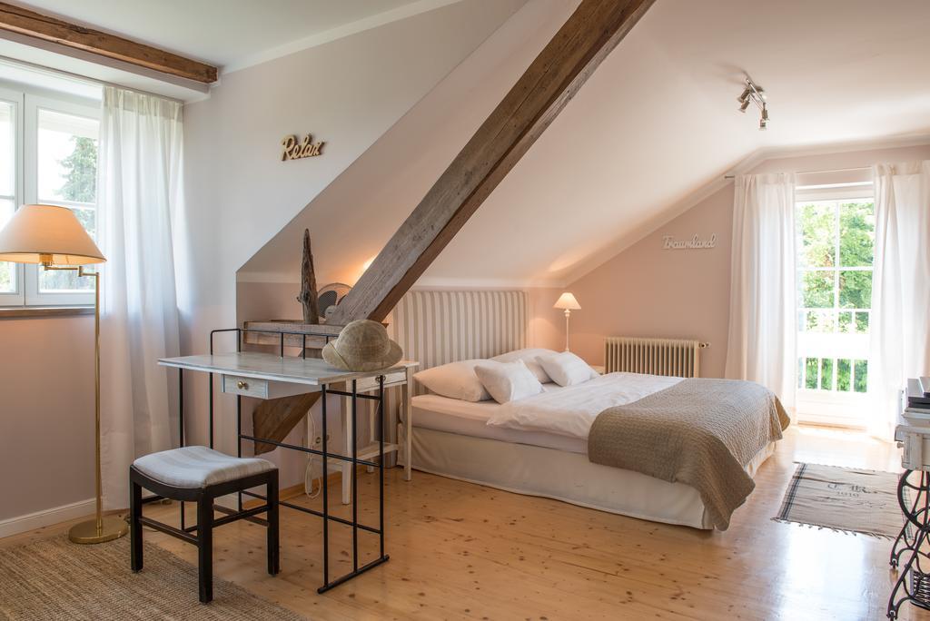 Lovely In Boutique-Hotel Velden Velden am Woerthersee Exterior photo